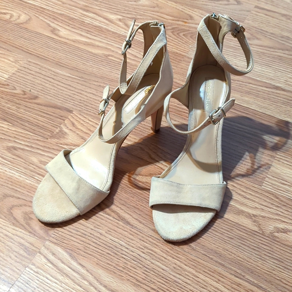 Beige heels